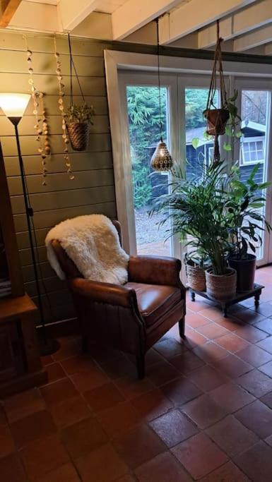 Comfortable Chalet In A Unique Location In Forest Essen Exterior photo